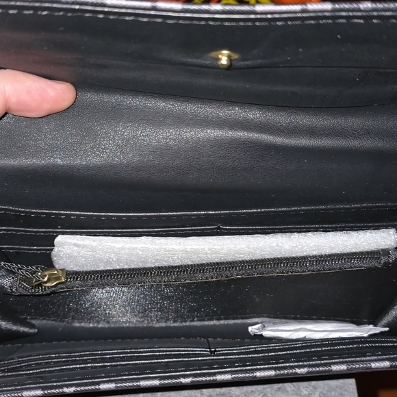 London Fog Backpack (13"H x 12"W x 5"D) and Matching Wallet (8"L) NWT - Picture 7 of 7